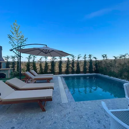 Pearl Pool Luxury Villa *