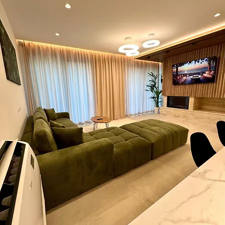 Pearl Pool Luxury 골렘