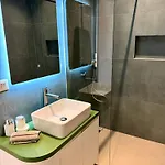 Pearl Pool Luxury 格勒姆