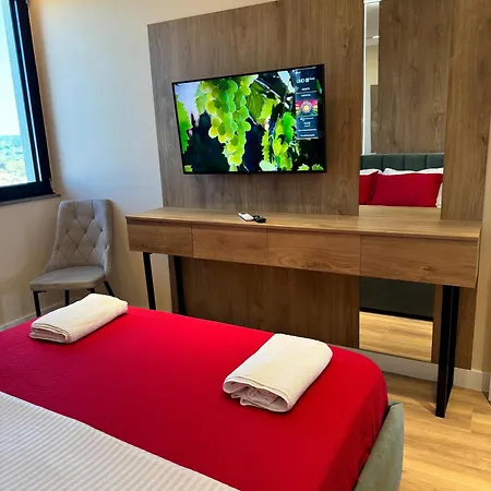 Pearl Pool Luxury Golem (Tirana)