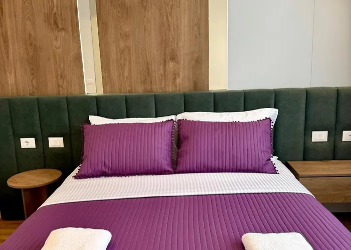 Pearl Pool Luxury Golem (Tirana)