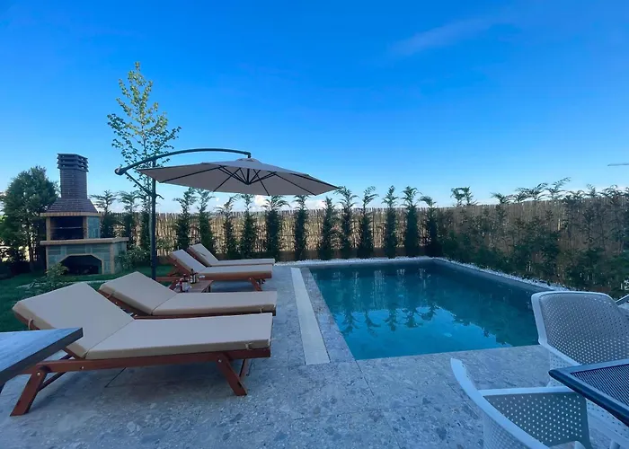 Pearl Pool Luxury Villa *