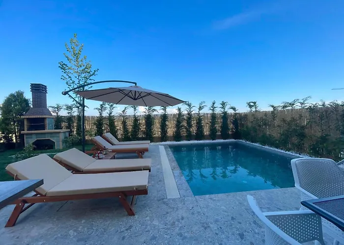 Villa Pearl Pool Luxury