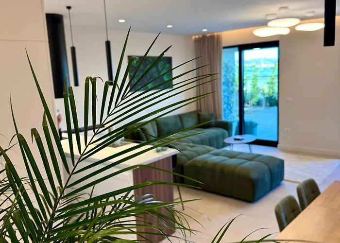 Pearl Pool Luxury * Golem (Tirana)